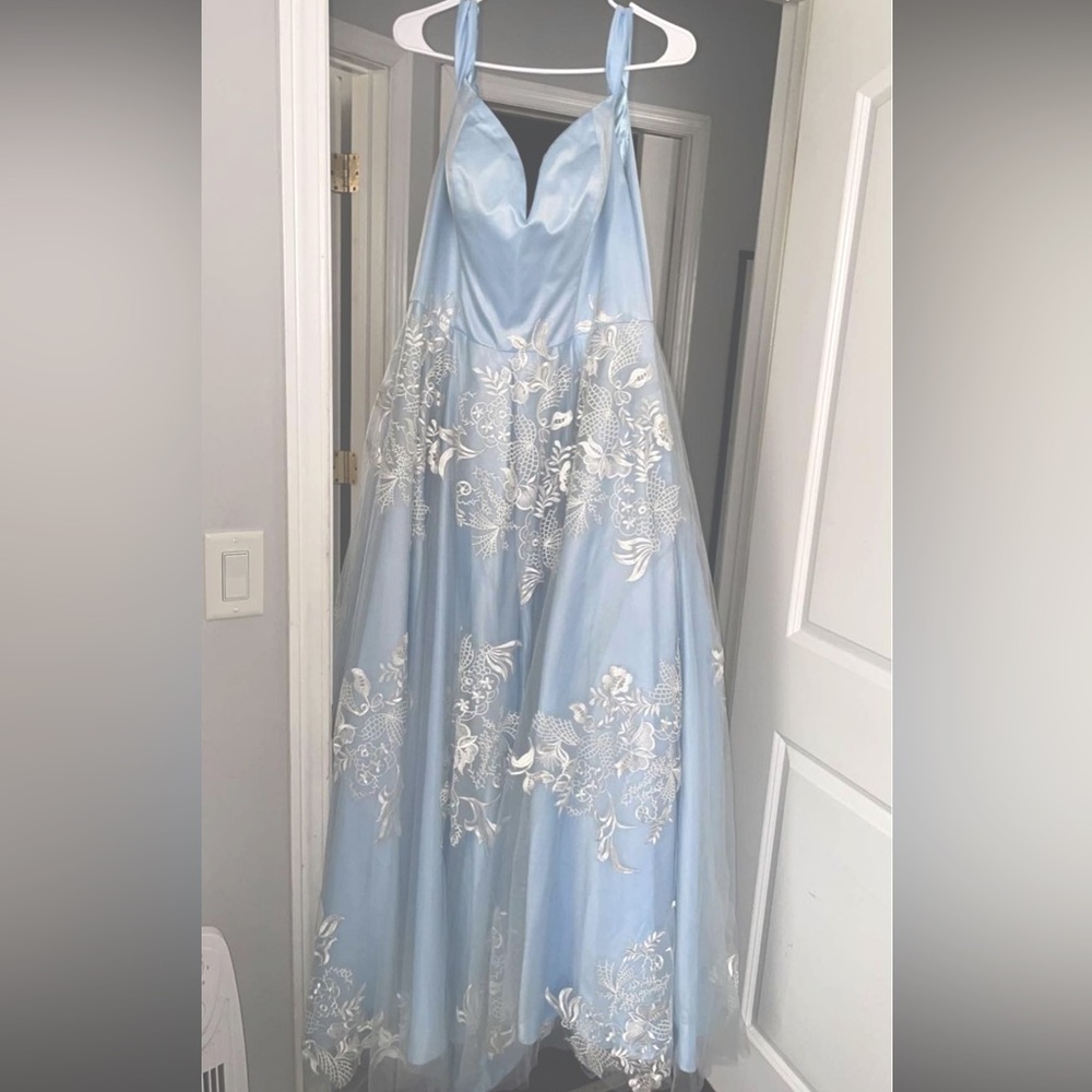 Hebeos Prom Dress